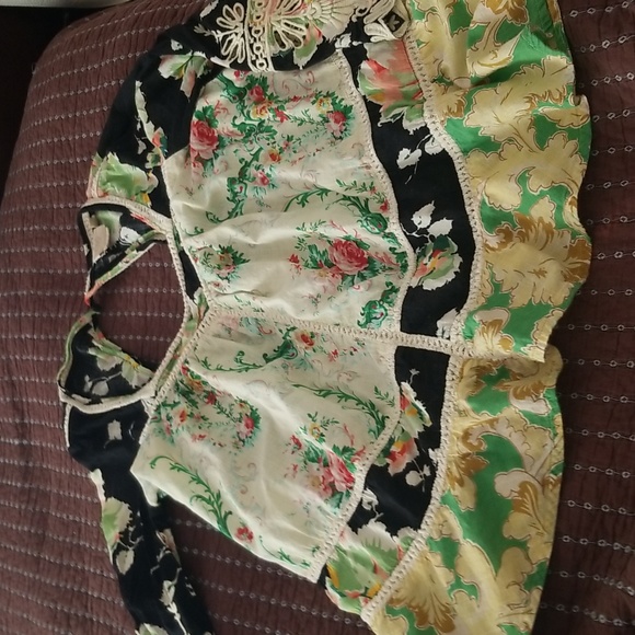 vanessavirgina Tops - Pretty cotton floral blouse made in India